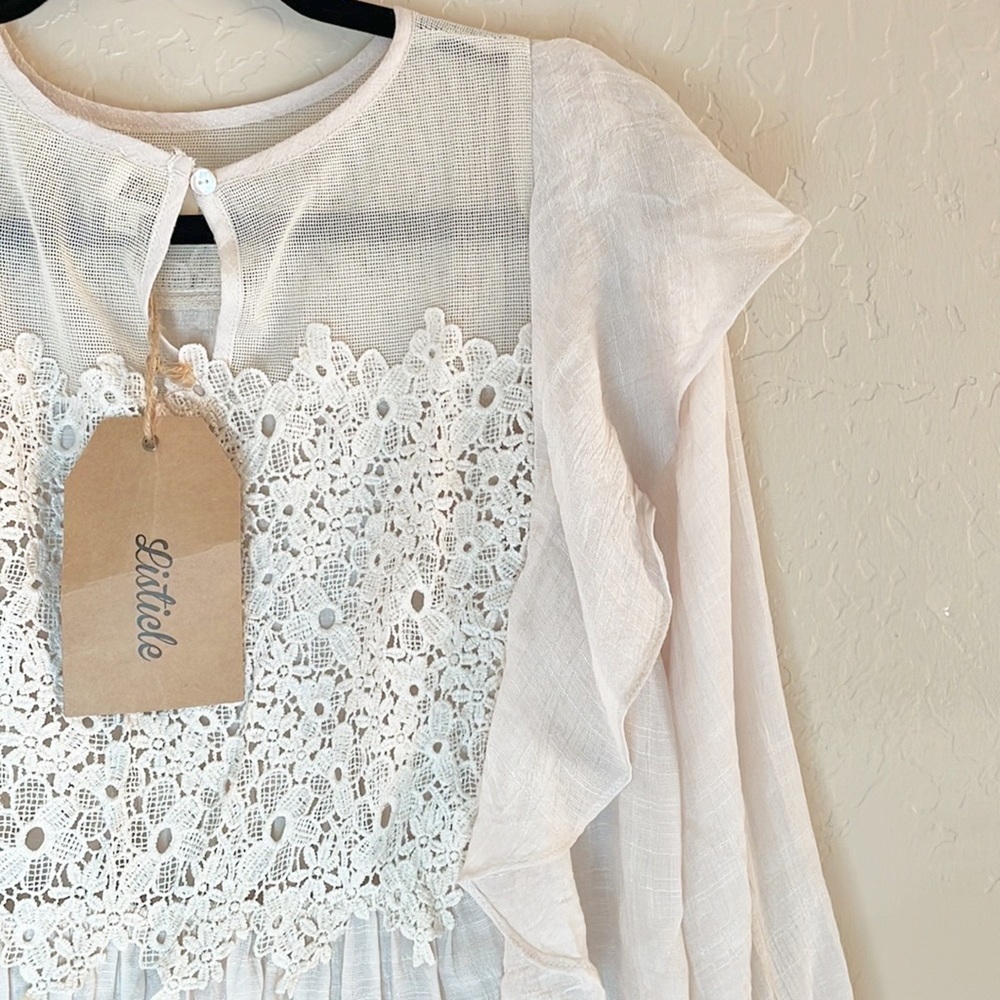 🌿Final Sale Listicle Lace Detailed Top - Picture 7 of 9